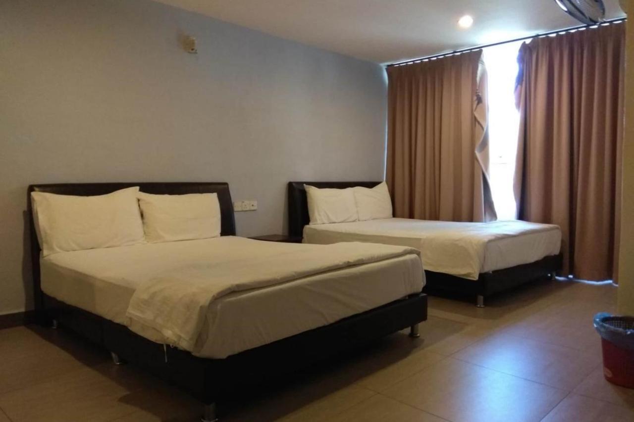 Oyo 90021 Star View Hotel Kampong Batu Tiga Bagian luar foto
