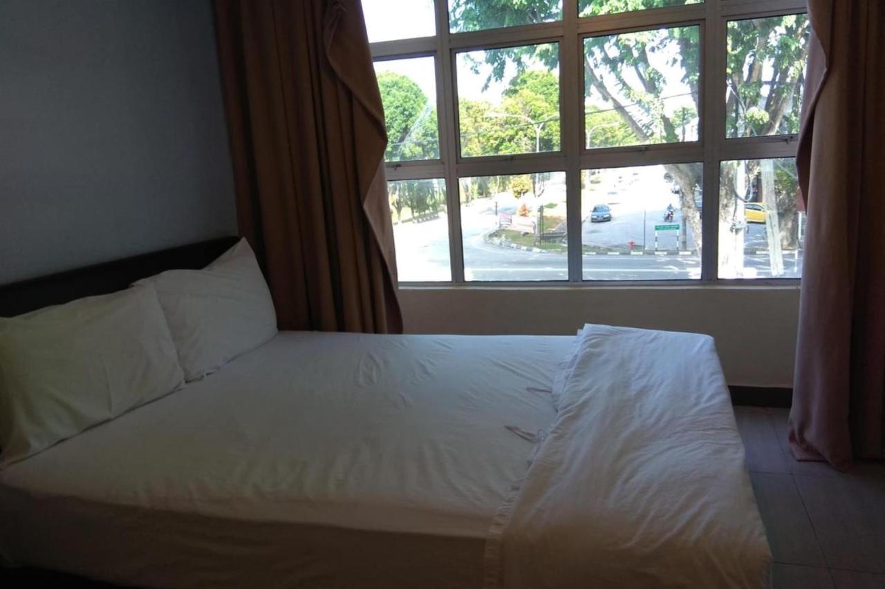 Oyo 90021 Star View Hotel Kampong Batu Tiga Bagian luar foto