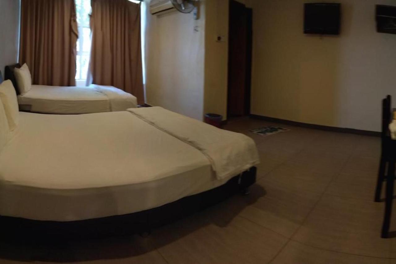 Oyo 90021 Star View Hotel Kampong Batu Tiga Ruang foto