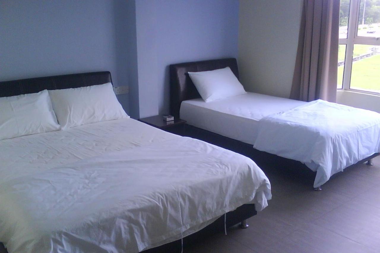 Oyo 90021 Star View Hotel Kampong Batu Tiga Bagian luar foto